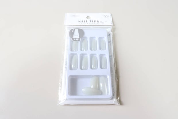 セリア ネイルチップ マグネットデザイン 12P ホワイト パッケージ セリア ネイルチップ マグネットデザイン 12P ホワイト パッケージ