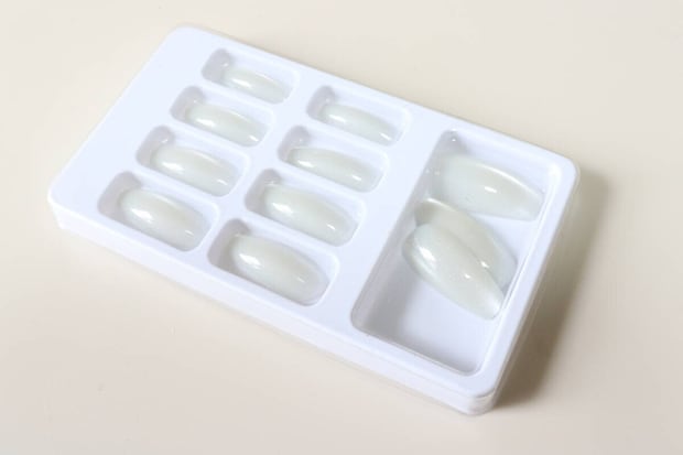 セリア ネイルチップ マグネットデザイン 12P ホワイト セリア ネイルチップ マグネットデザイン 12P ホワイト