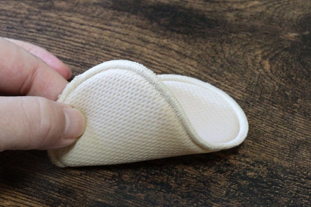 胸元汗とりパッド 裏面 胸元汗とりパッド 裏面