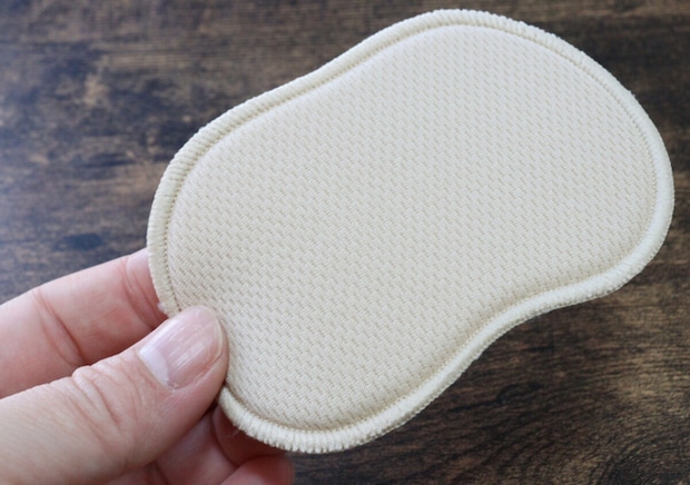 下着に仕込めば一発で解消!この季節こそ外せない100均グッズ