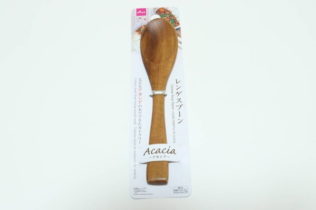 ダイソーのレンゲスプーン アカシアのパッケージ