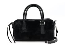 「今年のメインバッグもう付録でいい！」「過去イチの高級感」人気ブランドの黒バッグ付きムック