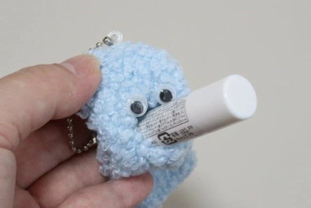 セリア　リップケース モンスター