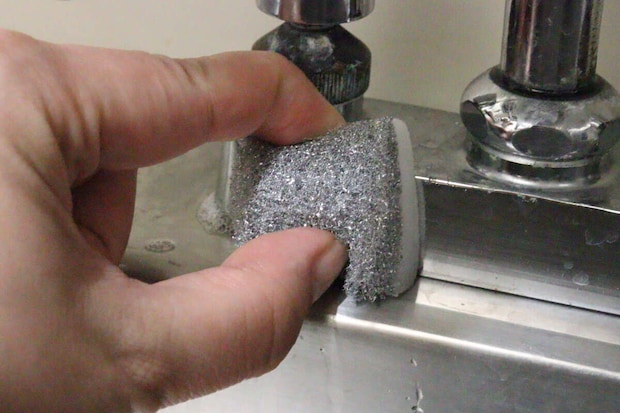 ダイソー シンクお掃除シート+メラミン(落ち落ちV) ダイソーのシンクお掃除シート+メラミン(落ち落ちV)のメラミン面