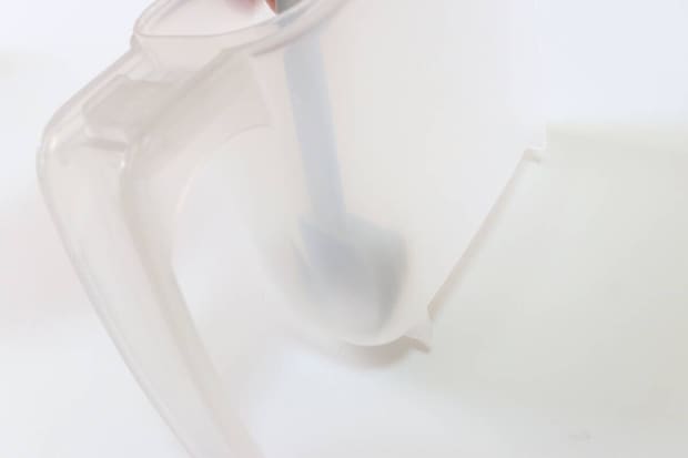 角までフィットしてすくえる調味料ケース（グレー）　すくいやすい