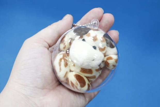 ダイソー　キーホルダーキットカプセル型（67mm）