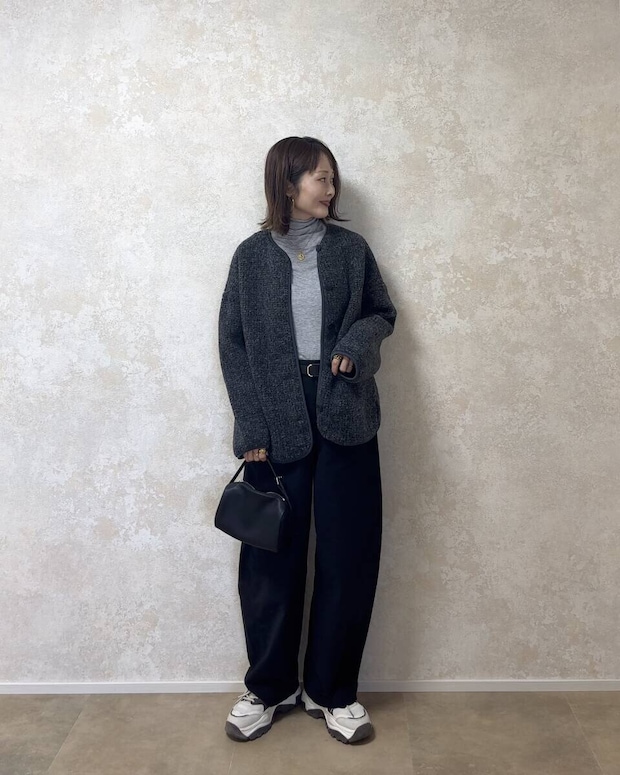 ユニクロボアフリースリラックスカーディガンのグラデーションコーデ