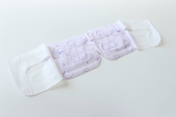 セリアのシマちゃんのホッとアイラブマスク 2枚入り（ラベンダーの香り）の全体図