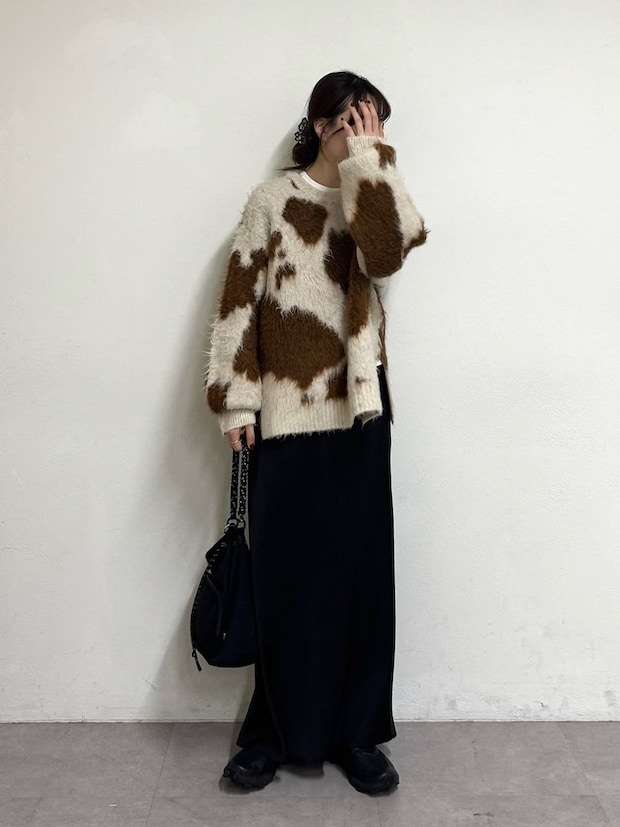 黒スカートコーデ4