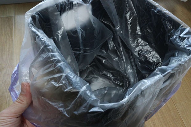 ゴミ袋（ひも付、25L、11枚）　ゴミ箱にセット