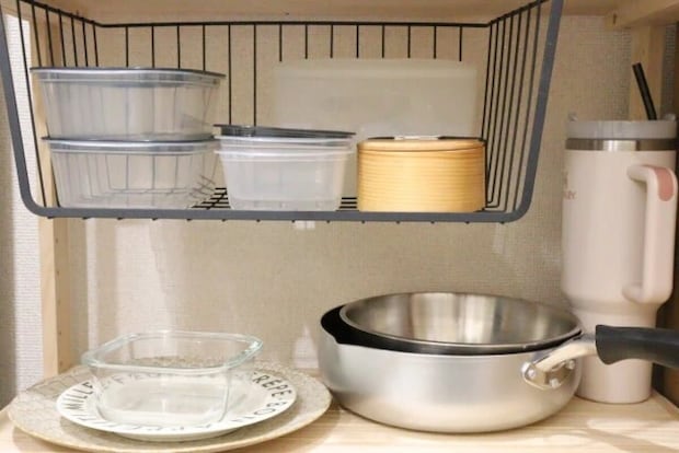 ダイソー 吊戸棚用バスケット(深型、黒) ダイソー 吊戸棚用バスケット(深型、黒)