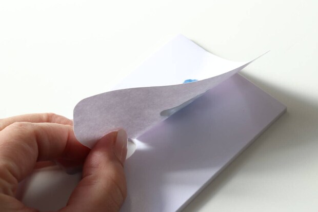 セリア　使い捨てペーパーパレット 30枚入り　めくる