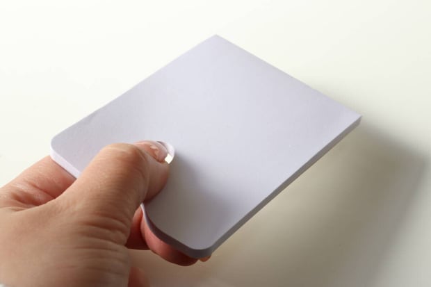 セリア　使い捨てペーパーパレット 30枚入り　持ちやすい