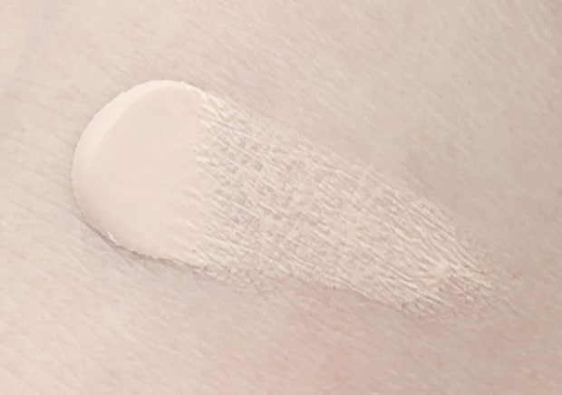 KATE　エアリーチェンジリキッド　スウォッチ