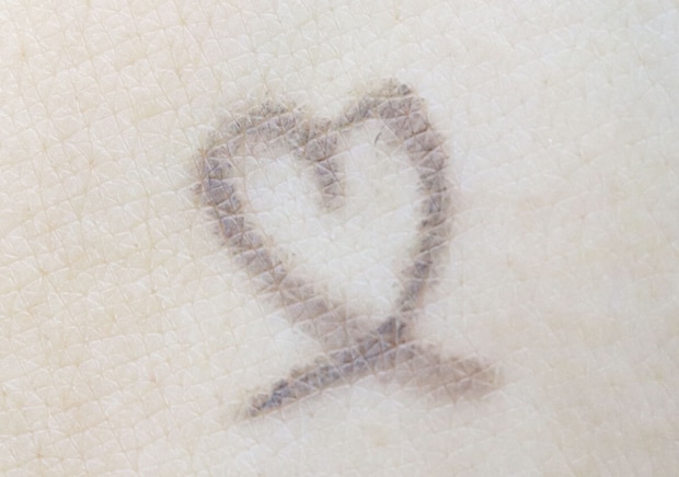 dejavu　ラスティンファインE 極細クリームペンシル（シアーチャコール）　スウォッチ