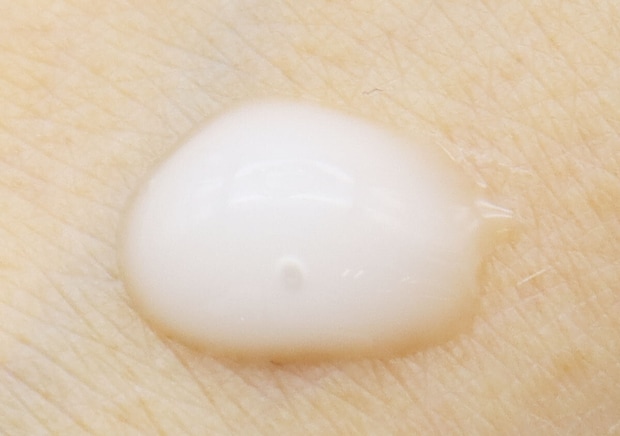 ダイソーのVTS100 リードルセラムの中身