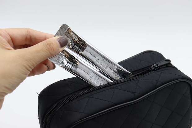 ダイソーのVTS100 リードルセラムをポーチに入れる