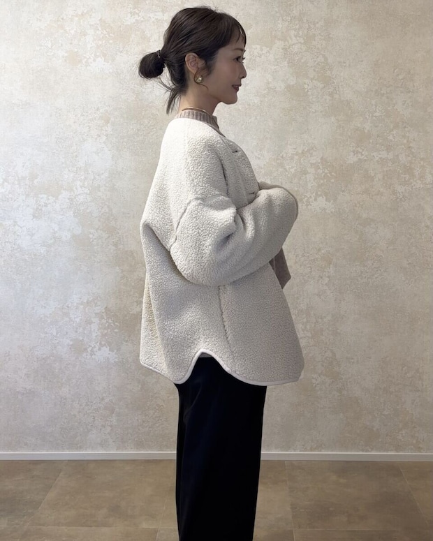 ユニクロボアフリースリラックスカーディガン　Mサイズ着用側面