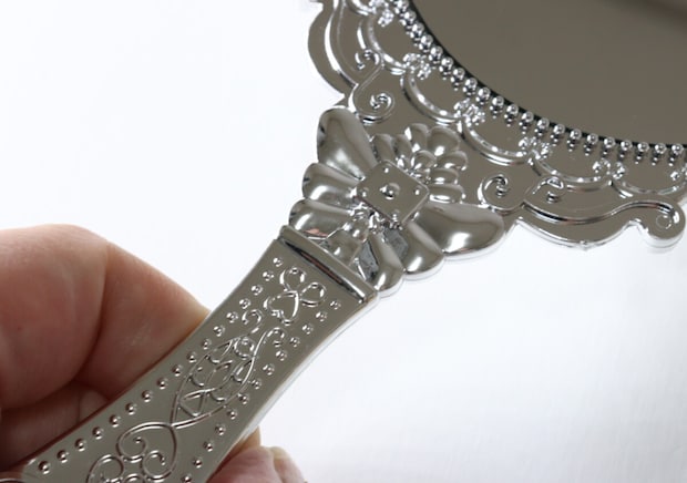 値段1ケタ間違えてない！？アマゾンだと1500円…有名ブランド激似の高見え100均商品