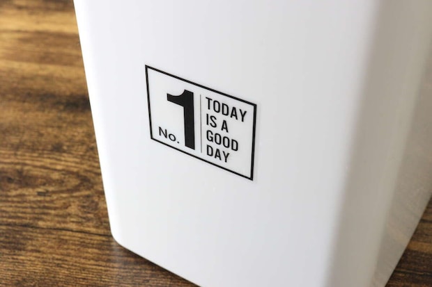 ダイソーのトイレポット 四角のデザイン