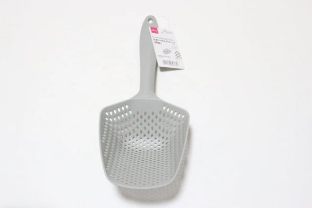ダイソーの大きいザルスプーン（角型）のパッケージ