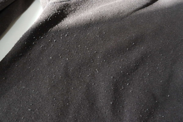 電動毛玉取り（スクエア、USB充電式）　使用前