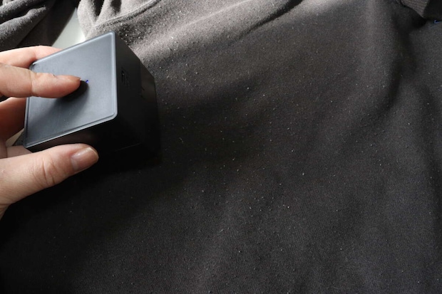 電動毛玉取り（スクエア、USB充電式）　使用例