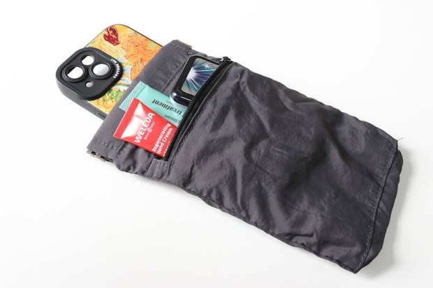 ダイソーのポケット付バネ口ポーチはスマホショルダーにぴったり