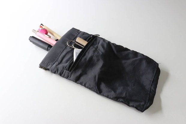 ダイソーのポケット付バネ口ポーチはペンケースにおすすめ