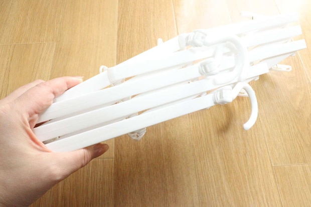 伸縮角ハンガー（17ピンチ）　折りたたんだ状態