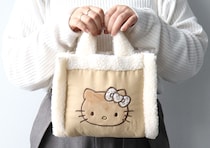 付録なのにこんなに可愛いって反則♡ヒョウ柄リボンのキティがポイント！ふわもこバッグ
