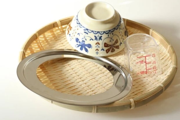 ダイソー　竹ざる　丸（約33cm）　使用例　食器乾燥