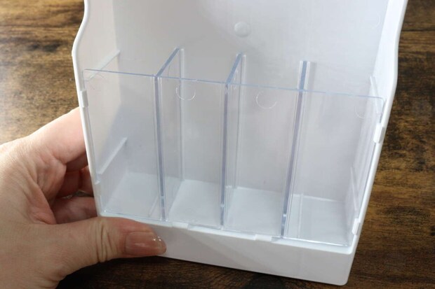 ダイソーの取り付け引き出しケースを下向き引き出す