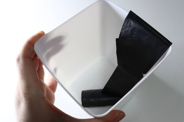 次が使いやすいサニタリー袋　L　ゴミ箱にセット