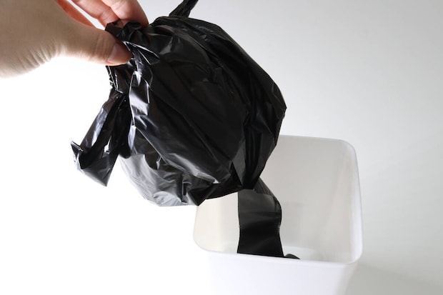 次が使いやすいサニタリー袋　L　引き出す