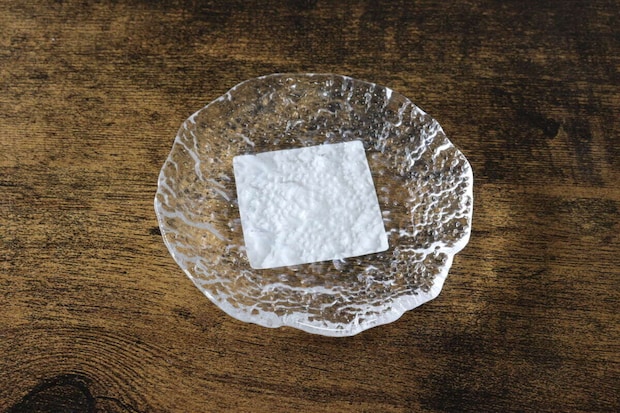 セリアのガラスアクセサリートレイのパッケージ