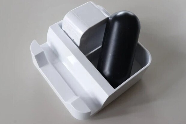 ダイソー　卓上収納ケース（組み立てタイプ、携帯＆メモスタンド）