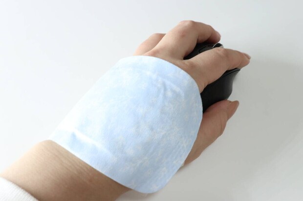 セリア　ウォーミット 2P（ホワイトムスクの香り）　カイロ　バンド　着用例　使用感　作業