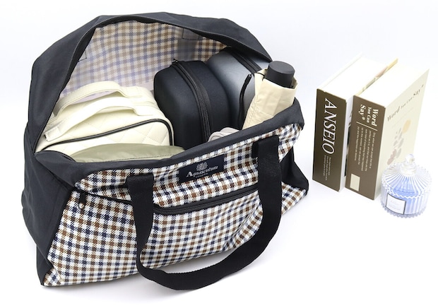 宝島社雑誌付録ＧＬＯＷ3月号のアクアスキュータムの大容量ボストンバッグ5