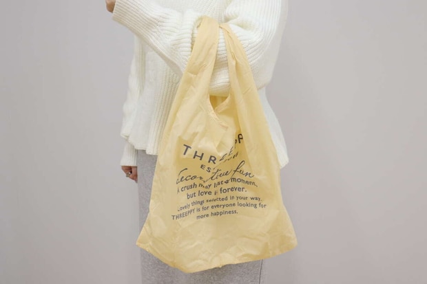 チャーム付エコバッグ(ボストン風、RD) 使用例 チャーム付エコバッグ(ボストン風、RD) 使用例