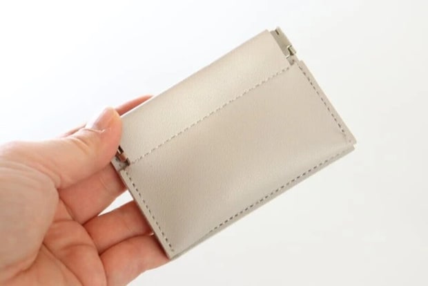 ダイソー レザー調バネ口カードケース(ベーシック) ダイソー レザー調バネ口カードケース(ベーシック)