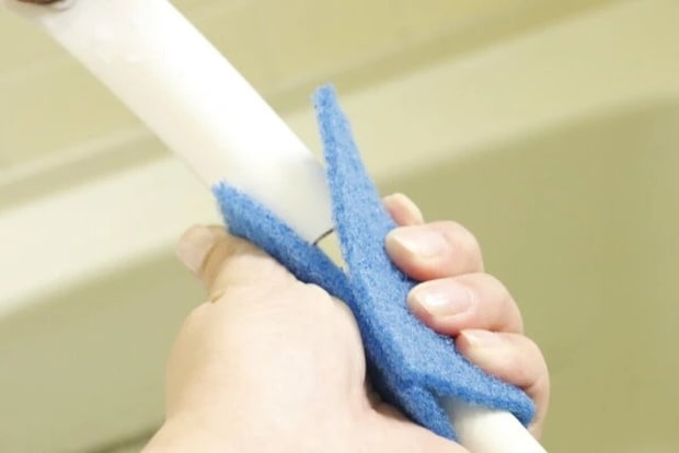 ダイソー　カビ落ちくん 防カビ剤入シートスポンジ　使用例