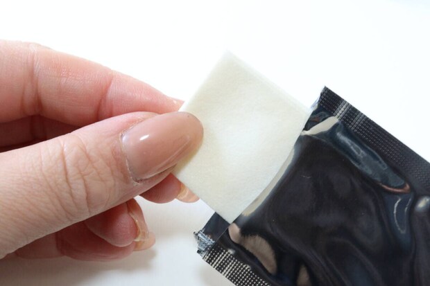 メガネクリーナー（くもり止め付）　取り出し