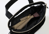 毎回出し入れが面倒だった…高機能で使いやすい100均黒バッグ