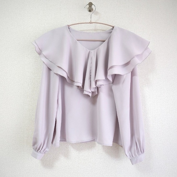 しまむら ケープ風フリルブラウス(Yuiko) しまむらのケープ風フリルブラウス(Yuiko)