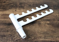 シャワーフックでそんなことできるの？！「あとちょっと」を叶える100均便利グッズ