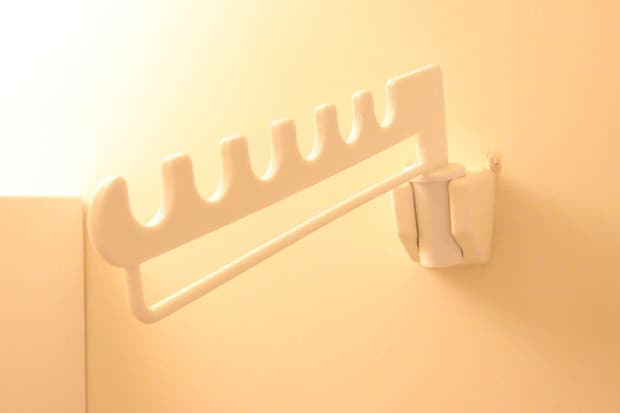 ダイソーのシャワーフック用物干しハンガー（タオル掛け付）を取り付ける