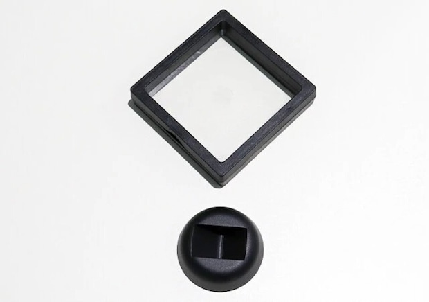 ダイソー　ディスプレイスタンド（9cm、黒）