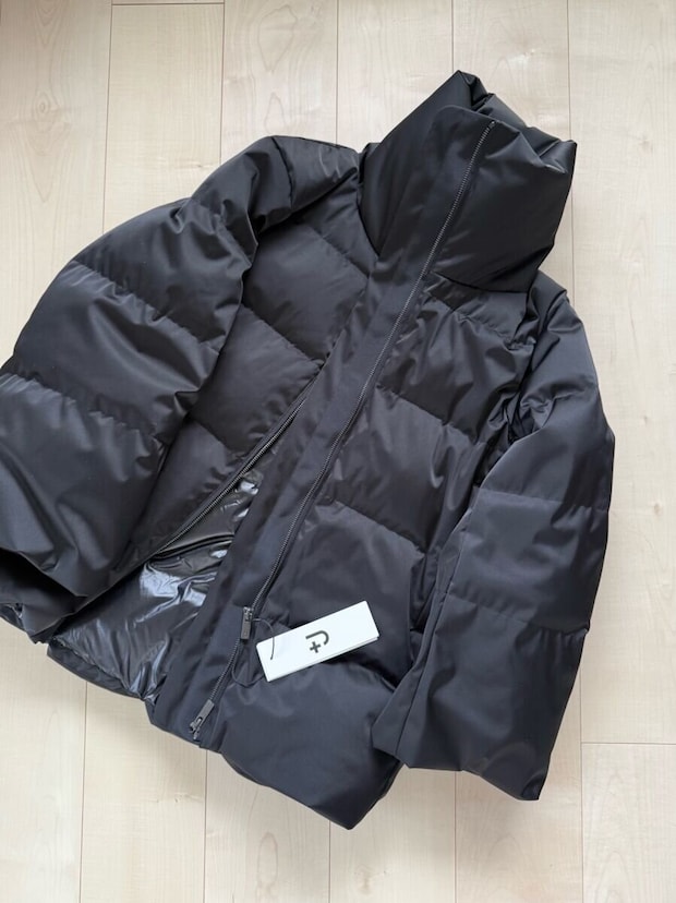 ユニクロダウンボリュームジャケット　BLACK