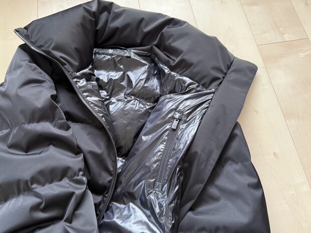 ユニクロダウンボリュームジャケットの中ポケット部分